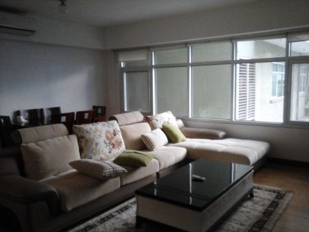 One Serendra 2 Bedroom Fully Furnished with Pool View