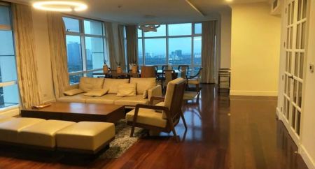 3 Bedroom Condo is Located in One Roxas Triangle at Makati