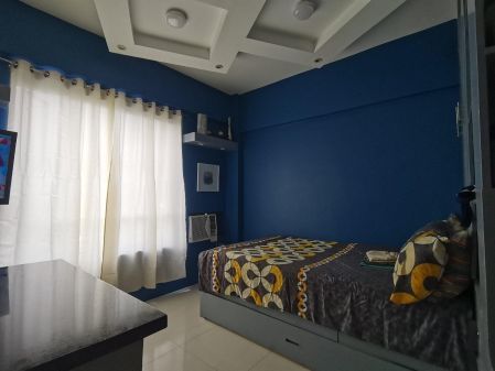 Fully Furnished Studio Unit in Sta Ana Manila near Circuit Makati