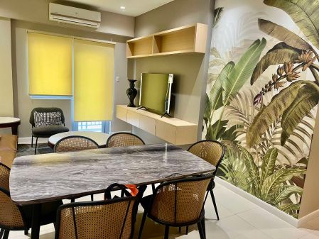 Fully Furnished 2BR Penthouse in The Vantage at Kapitolyo Pasig