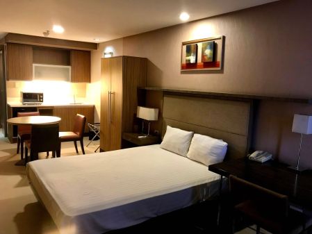 Hotel Furnished Studio Unit near Makati Avenue and CBD