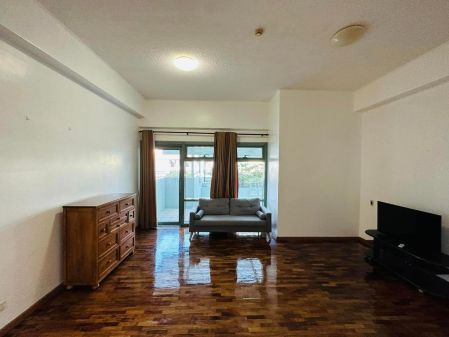 1 Big Bedroom for Rent at One Legaspi Park Rada St Makati