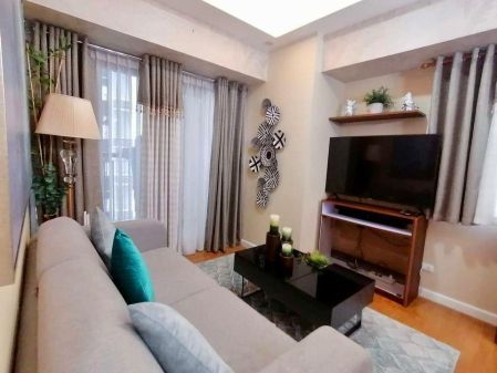 For Rent Well Furnished 1 Bedroom Unit at One Maridien BGC Tagui