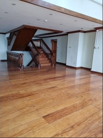 Unfurnished 3 Bedroom Unit at Renaissance Condominium