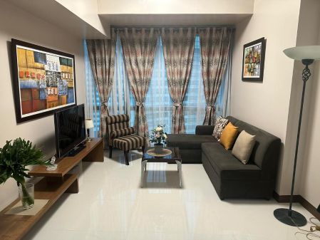 Fully Furnished 1BR for Rent in 8 Forbestown Road BGC Taguig