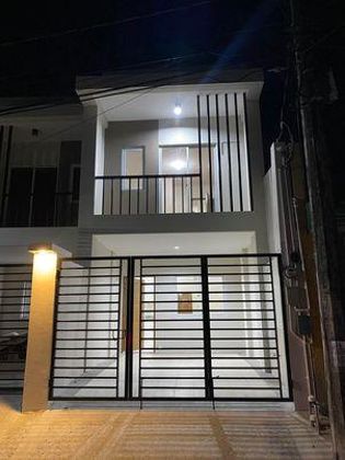 2BR Apartment with Parking and Balcony for Rent in Paranaque