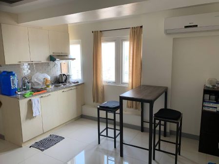 2BR Fully Furnished for Rent at Victoria de Makati