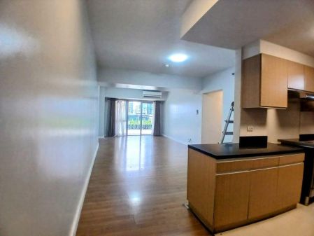 Semi Furnished 3 Bedroom Unit For Rent in The Maridien BGC