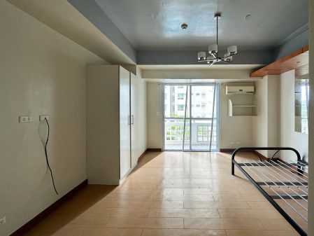 For Rent Studio Unit Semi Furnished in Vivant Flats Alabang