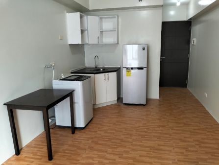 Semi Furnished Studio for Rent in Avida Towers Alabang 