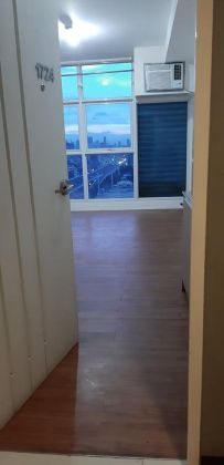 Semi Furnished/Newly Renovated Unit in The Linear Makati