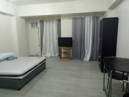 Available ASAP! Big Furnished Studio Unit with Balcony