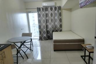 For Rent Studio Unit in Breeze Residences