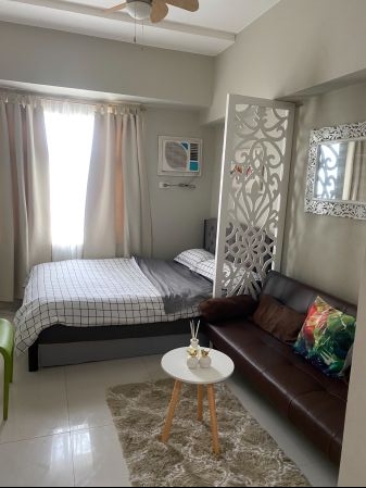 Studio Unit for Rent at Vista Taft Manila