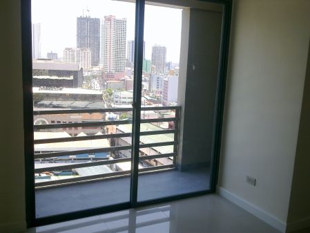 3 Bedroom Condo with Balcony near Makati Medical Center