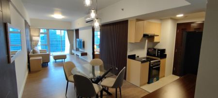 1 Bedroom Unit in BGC with Balcony