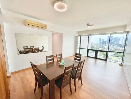 3BR Semi furnished unit at Bonifacio Ridge Spanish Bay Tower, For