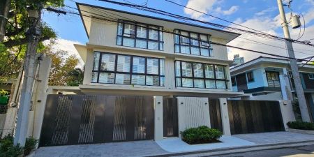 Beautiful Brand New High Quality Modern Duplex with Elevator