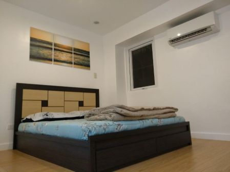 Fully Furnished 1BR Unit for Rent at Victoria de Makati