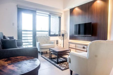 Fully Furnished 1 Bedroom Unit at Icon Plaza