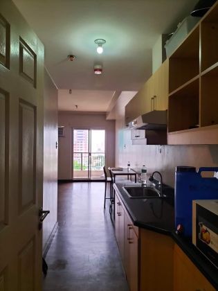 La Verti Residences Semi Furnished Studio Unit with Balcony