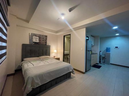 Studio type Fully Furnished Unit in San Antonio Residence Makati