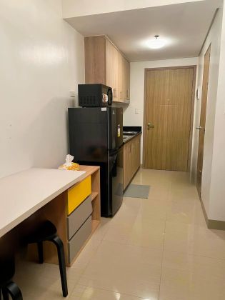 Fully Furnished Condos Near Mall of Asia   Short   Long Term Stay