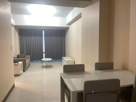 For Rent 1 bed room in Two Central Makati