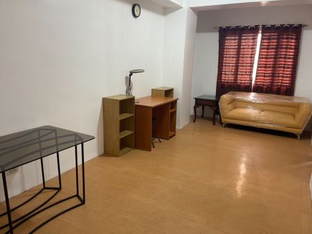 One Orchard Road Condominium Studio Unit with Parkin for Rent