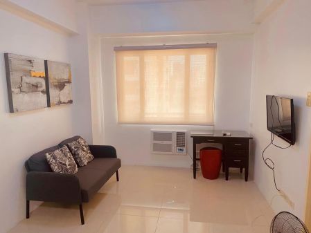 For Rent 1BR Unit at Forbeswood Heights Bgc for 35K mo