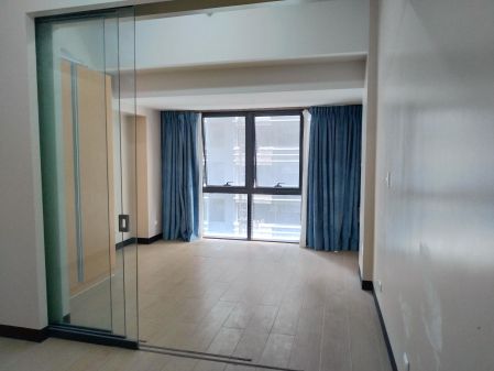 1BR Salcedo Skysuites Makati for Rent Semi Furnished Unit