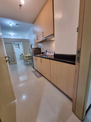 Semi Furnished 1 Bedroom Facing the Pool in Light Residences