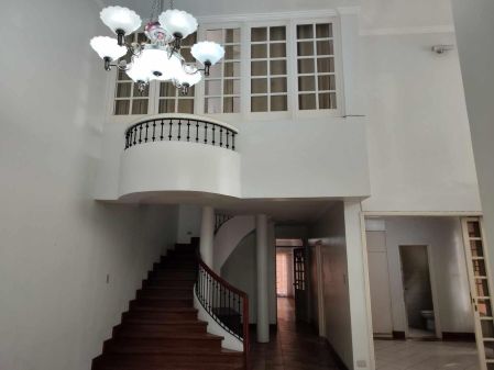 Semi Furnished 3 Bedroom House for Rent in San Lorenzo Village