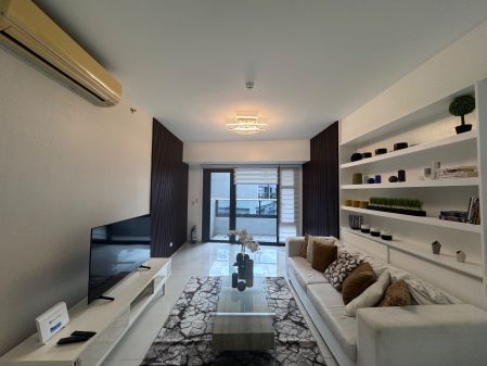 Modern 2 Bedroom Unit in Arya Residence with Balcony for Rent