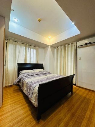 1 BR End Unit Furnished at Forbeswood Heights Burgos BGC 