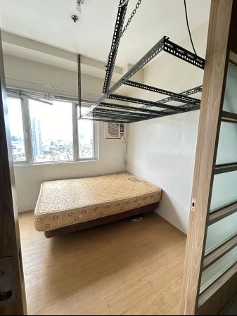 Semi Furnished 1 Bedroom Unit at Ridgewood Towers Taguig