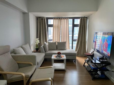 Fully Furnished 1 Bedroom Unit at Escala Salcedo for Rent