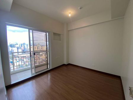 Unfurnished 2 Bedroom with Balcony in the Aston Place Pasay