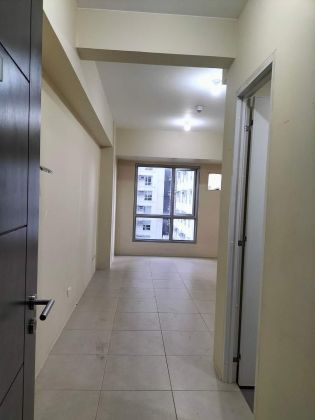 Avida Towers Asten Unfurnished Studio Unit for Rent in Makati