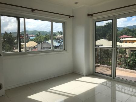 2 Bedroom Condo Unit for Rent in Lahug Cebu City near IT Park