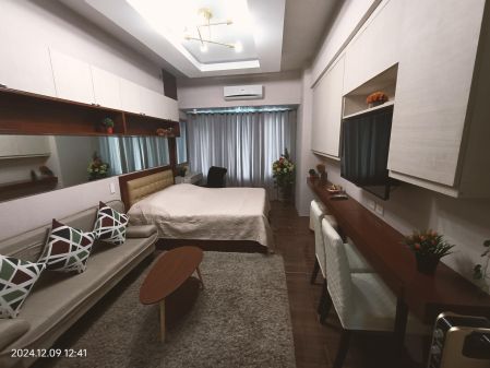 Fully Furnished 1 Bedroom Unit at Air Residences Makati