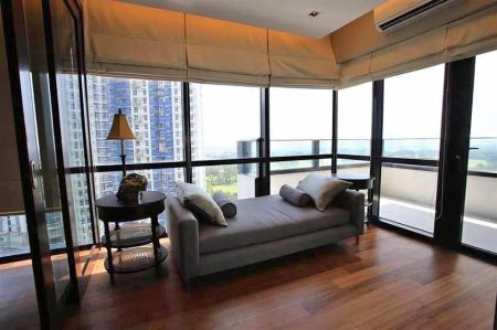 Fully Furnished 3 Bedroom Unit for Rent at Arya Residences BGC