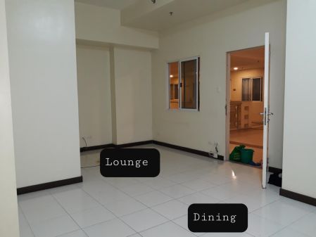 Penthouse 3BR  2TB with Balcony Bare Unit with Parking in QC