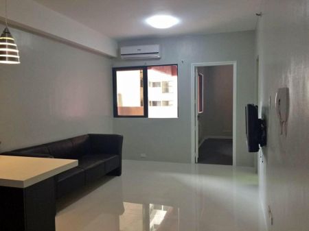 Semi Furnished 1 Bedroom Westgate Plaza Condo Makati