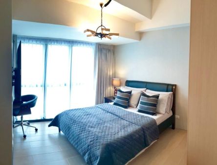 Fully Furnished 1 Bedroom Unit at Salcedo SkySuites for Rent