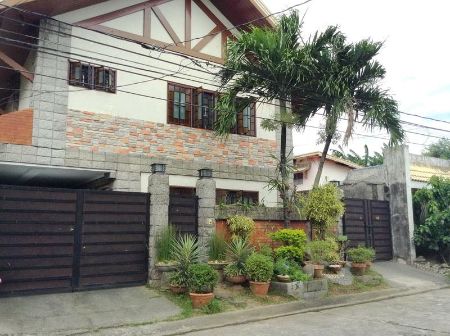 Unfurnished 4 Bedroom House at Pilar Village for Rent