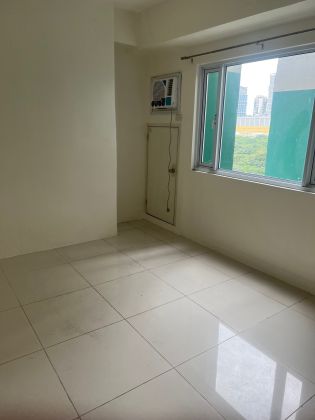 Unfurnished Studio Unit at University Tower 2 for Rent