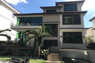 Elegant 5 Bedroom House for Rent at McKinley Hills Village