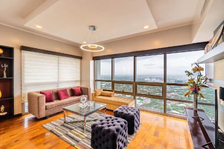 Fully Furnished 2 Bedroom Unit in the Residences at Greenbelt