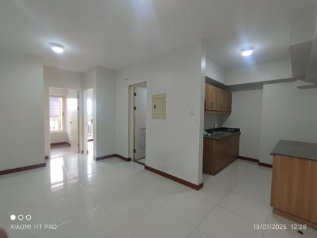 Unfurnished 2 Bedroom with parking at Brio Towers Guadalupe Viejo